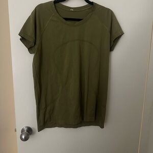 lululemon athletica Forest Green Short Sleeve Tee